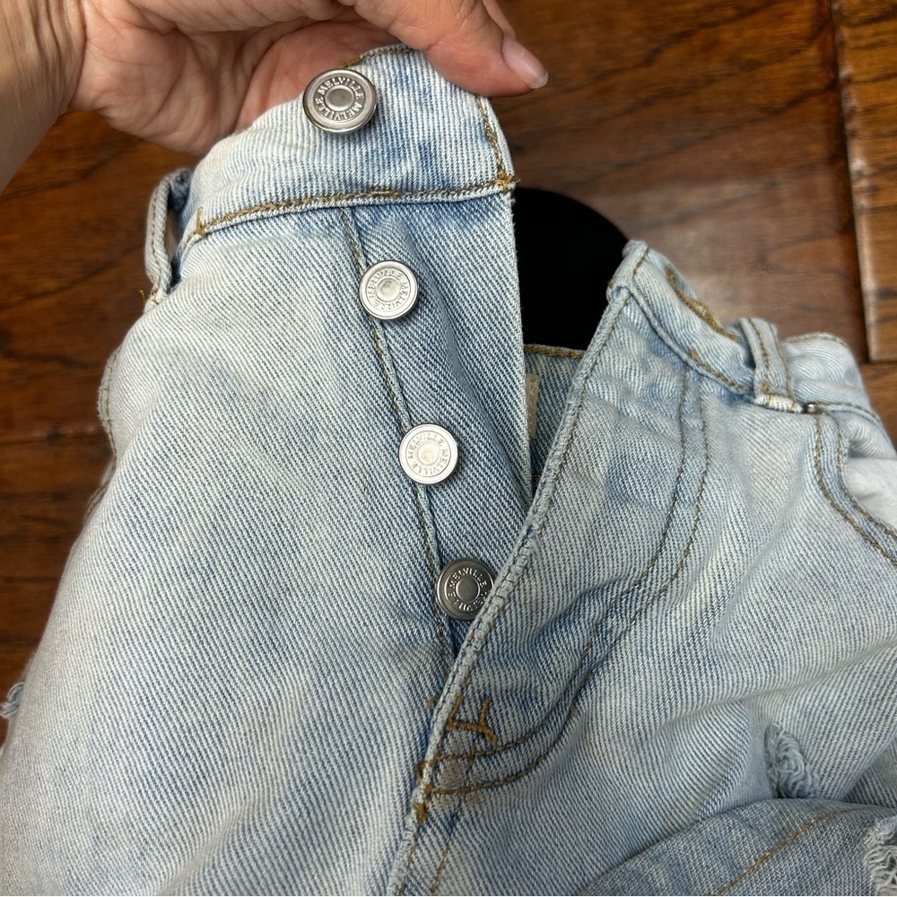 Brandy Melville button fly short shorts - Picture 5 of 5